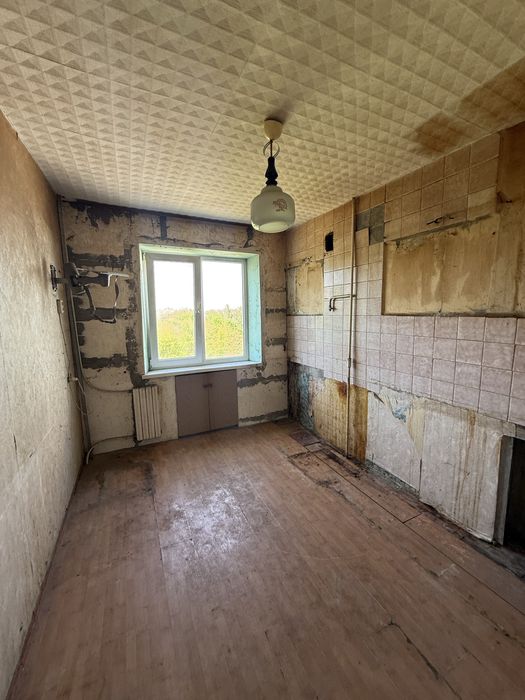 Продам 3-х кімнатну квартиру. Вул. Квартальна. 12 квартал.