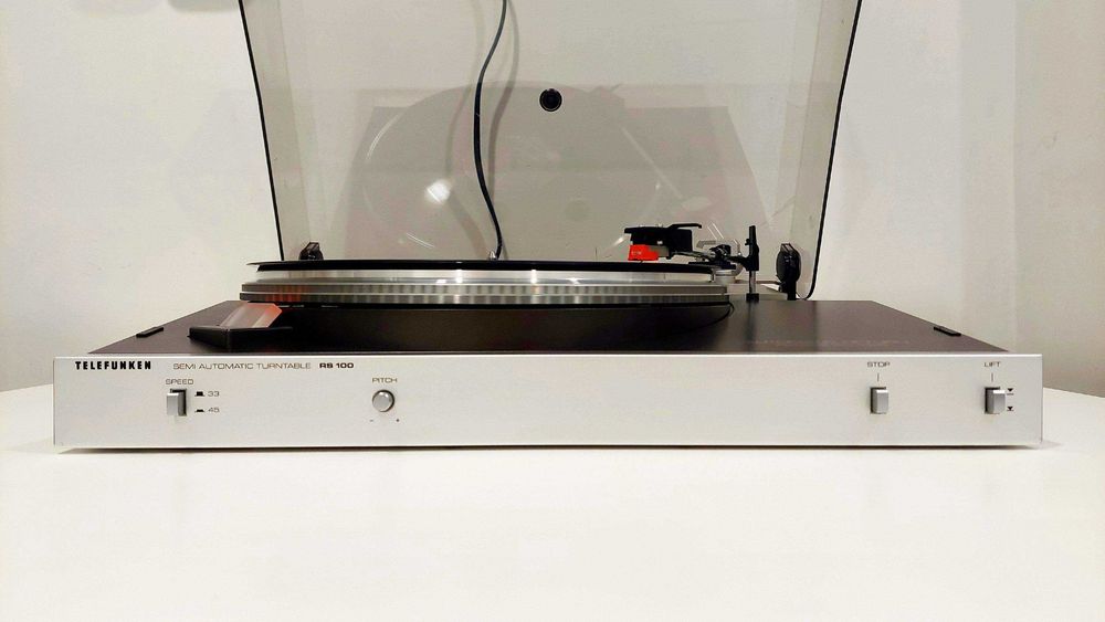 Gira-Discos TELEFUNKEN RS-100 "Belt Drive" - Engenharia Japonesa TECHNICS (excelente estado)