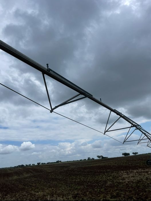 2 Pivots de rega (24ha & 26ha)