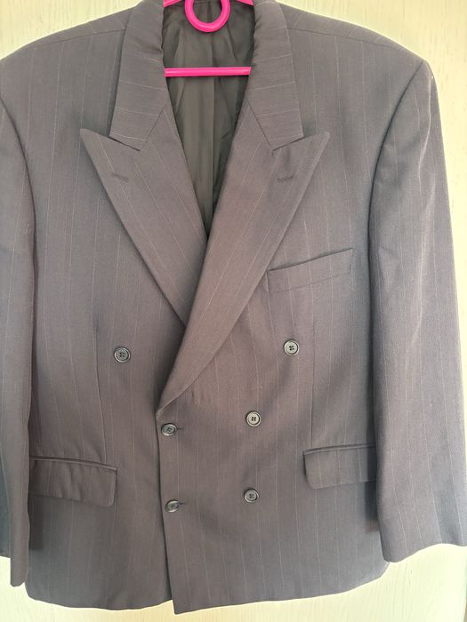 Granatowa marynarka dwurzedowa w paski w stylu vintage