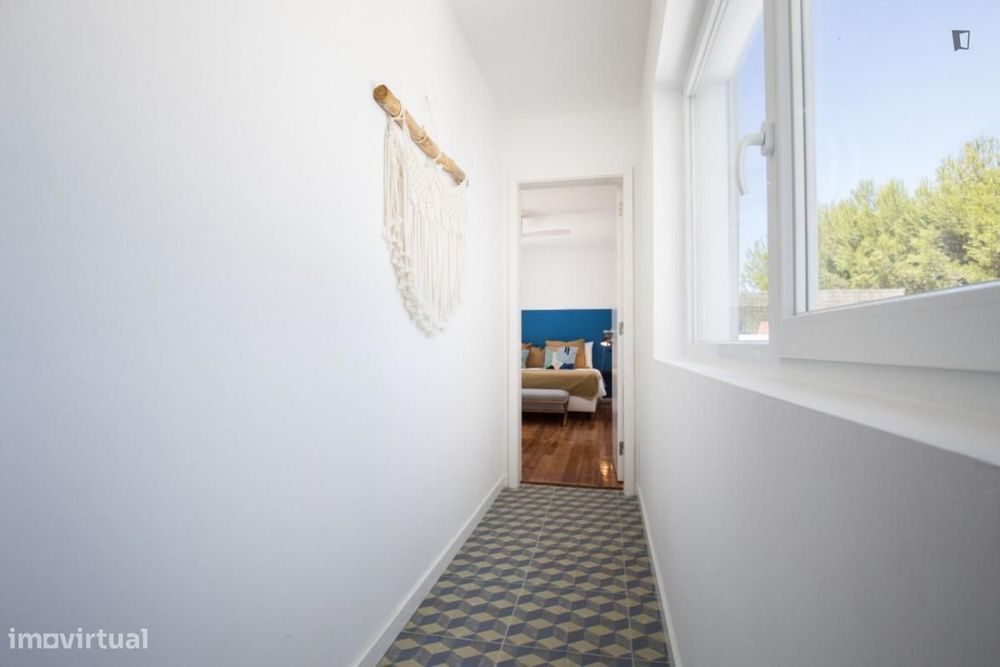 Quarto - localizado em Costa da Caparica Lisbon