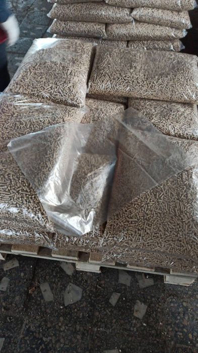 Упаковка для пелет.  Пелети. Мішки для пелети 15кг. Мешки для пелеты.