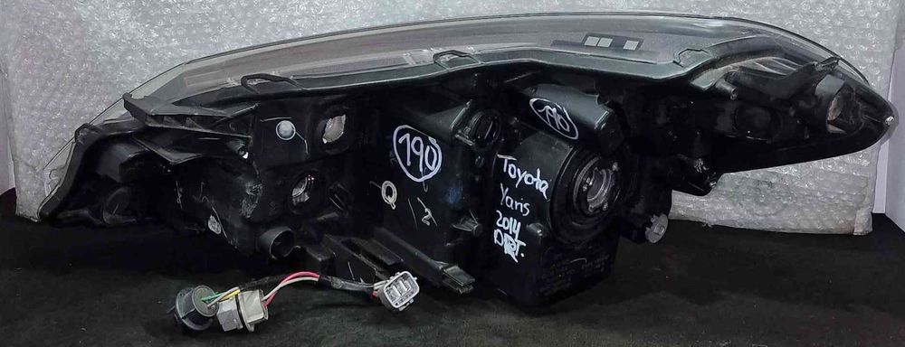 Ótica / Farol Direito - TOYOTA YARIS