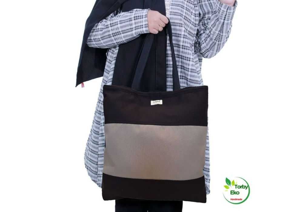 Elegancja i Wygoda na Co Dzień – Torba „Navy Blue with a Gray Stripe”