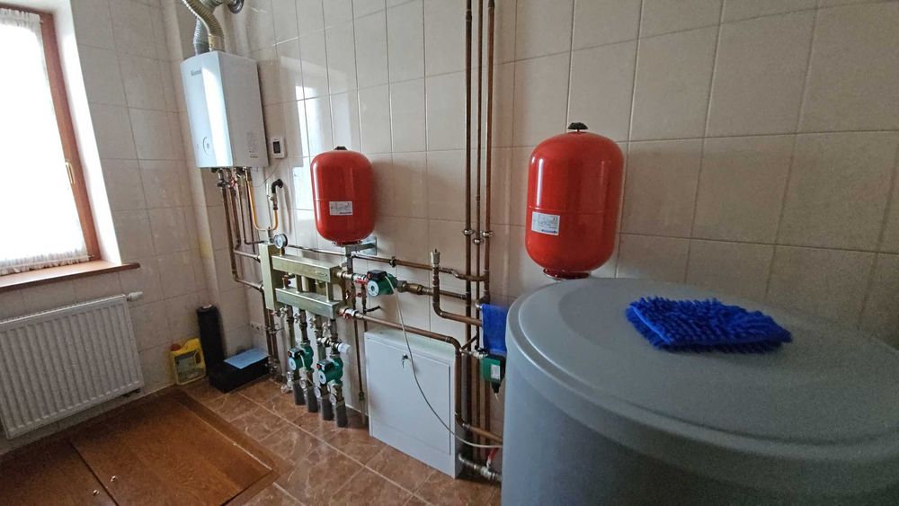 Новий сучасний, котедж в селі  – з усім заходь та живи. Є відеоогляд