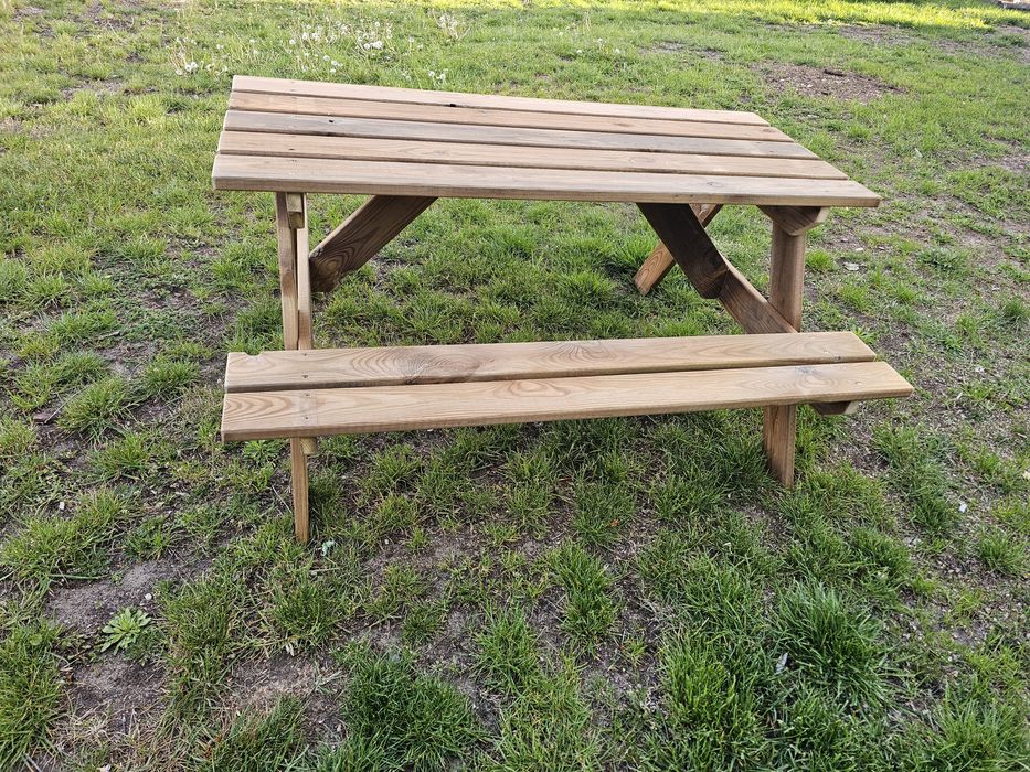 Stolik piknikowy dla dzieci