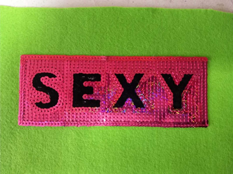 Transferes com lantejoulas - Termocolante por trás - 400 unidades