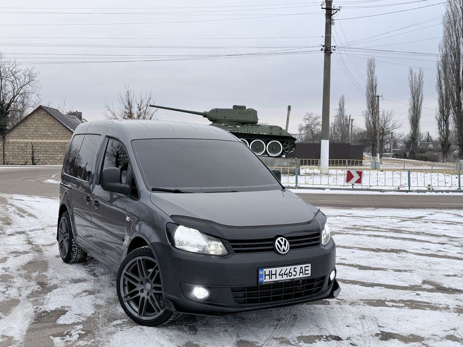 Volkswagen Caddy 2011 г 1.2TSI  заводской пассажир..