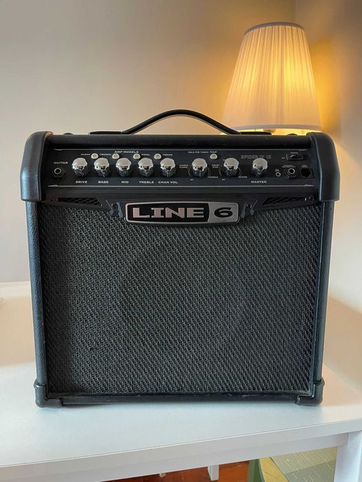 Amplificador de Guitarra Elétrica LINE 6 SPIDER IV 15