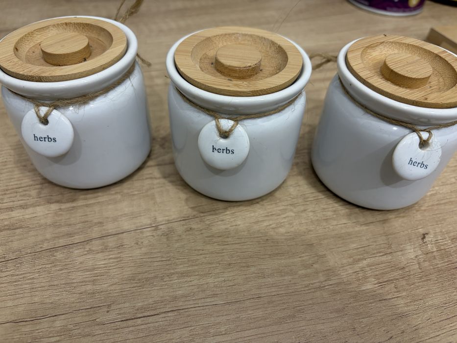 Pojemniczki ceramiczne