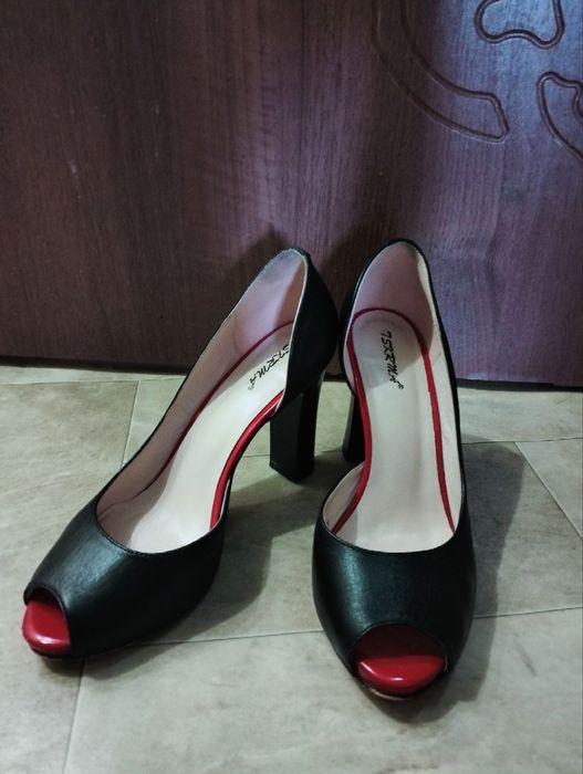 Туфлі від ISKRMA