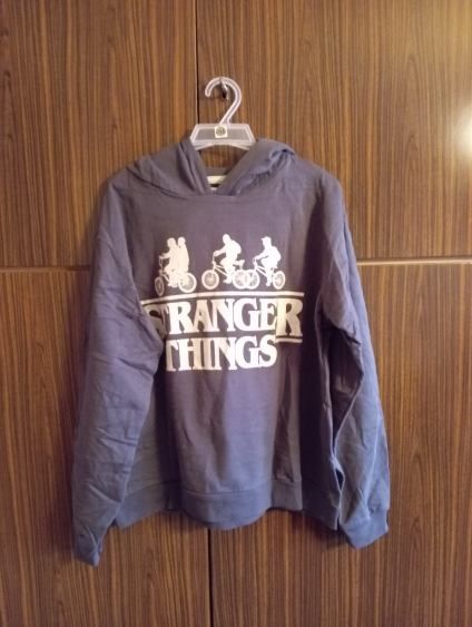 Sprzedam dziewczęcą bluzę Stranger Things