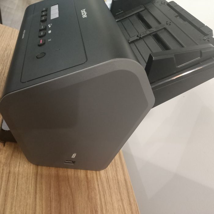 Skaner dokumentów Brother ADS-2400N