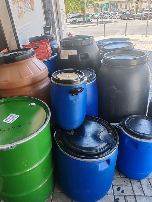 Bidões/Barris de Plástico Alimentar 30L, 80L, 160L, 220L, 260L – Vários Tamanhos