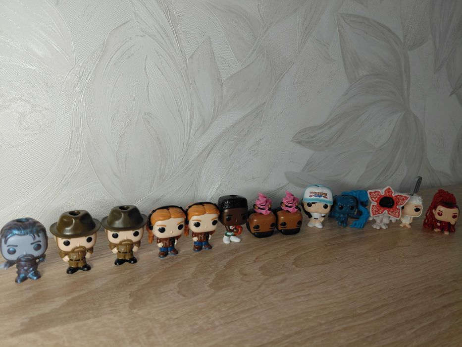 Продам фігурки дивні дива