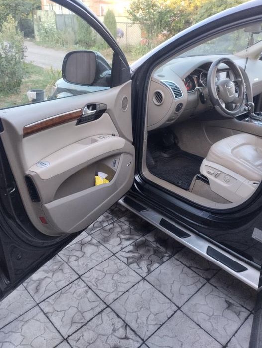 Продам AUDI Q7 в хорошому стані
