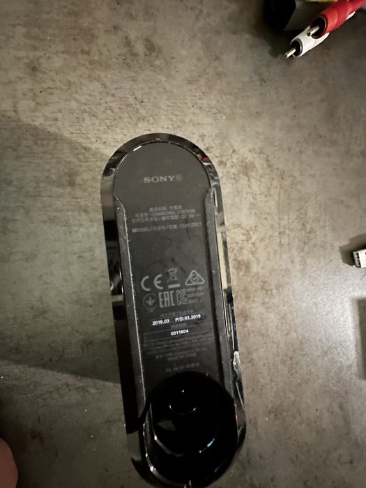 Oryginalna ładowarka Ps4 slim Pro Ps5 stan nowa w pudełku + ładowarka