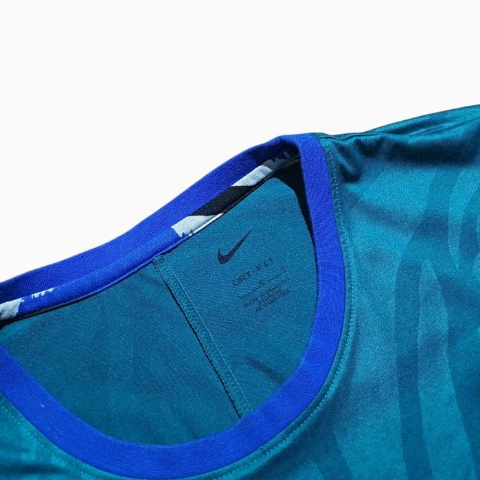 Спортивна футболка Nike Dri Fit Sport Training