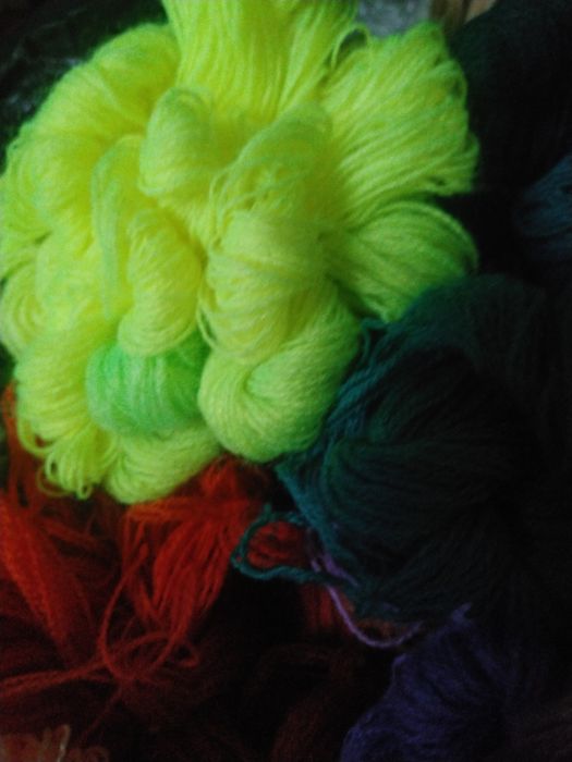 Акрилові нитки для вишивки