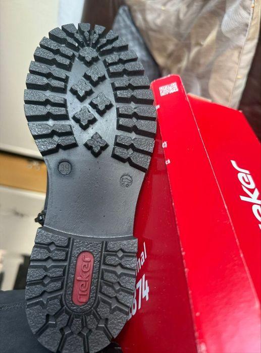 Жіночі нові зимові черевики Rieker, р.39 (маломірять) – теплі та зручн