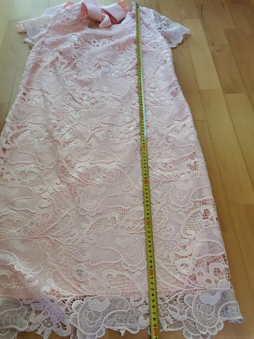 Piękna sukienka koronkowa, pudrowy róż, rozmiar 44, stan idealny