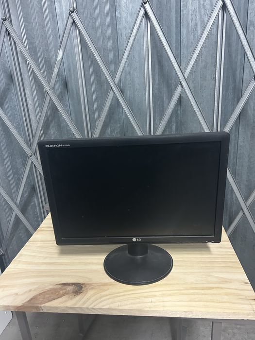 Monitor LG bom estado64739205802371120