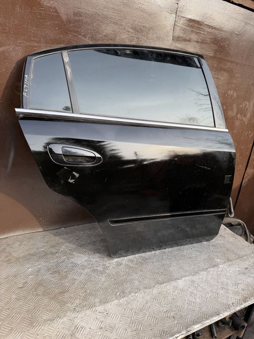 Дверь Ниссан альтима nissan altima год 2005