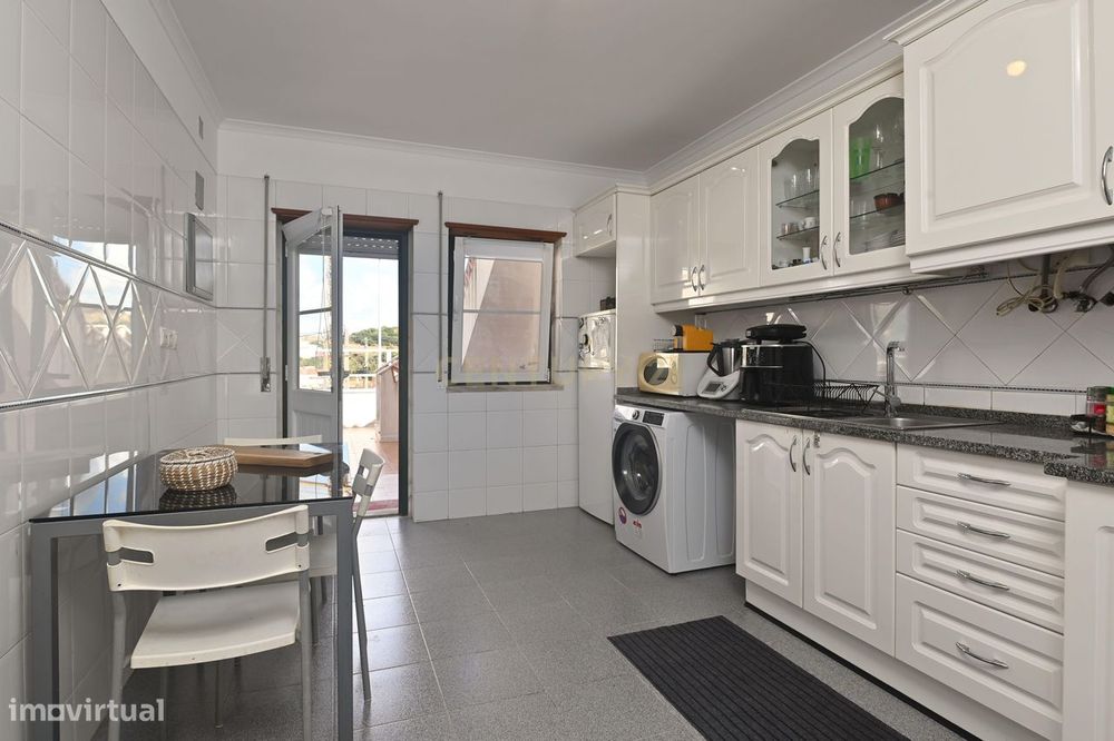 Apartamento T2 em Milharado, com terraço e parquemento