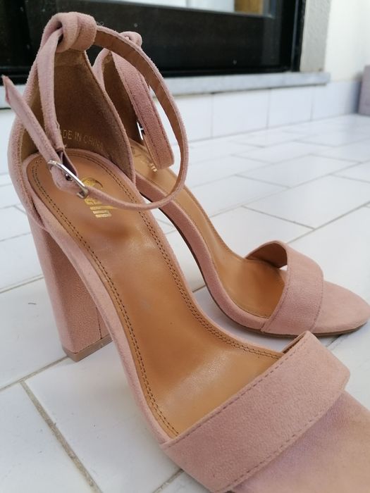 Sandálias nobuk rosa