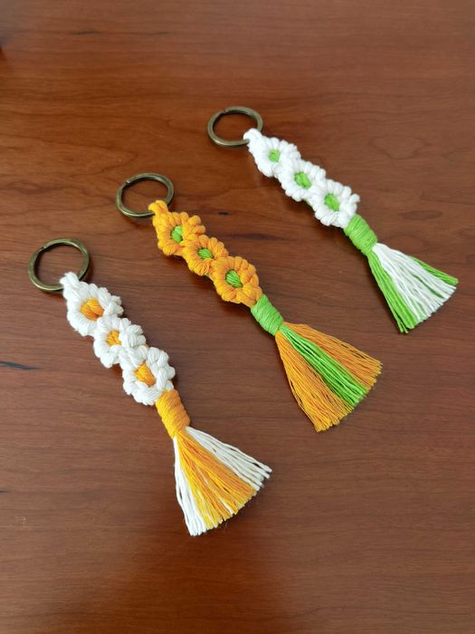 Porta chaves Flores em macramé unidade | NOVO