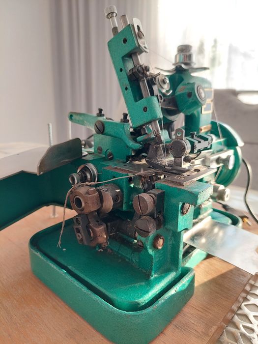 Оверлок 3-х нитковий Yamata б/у