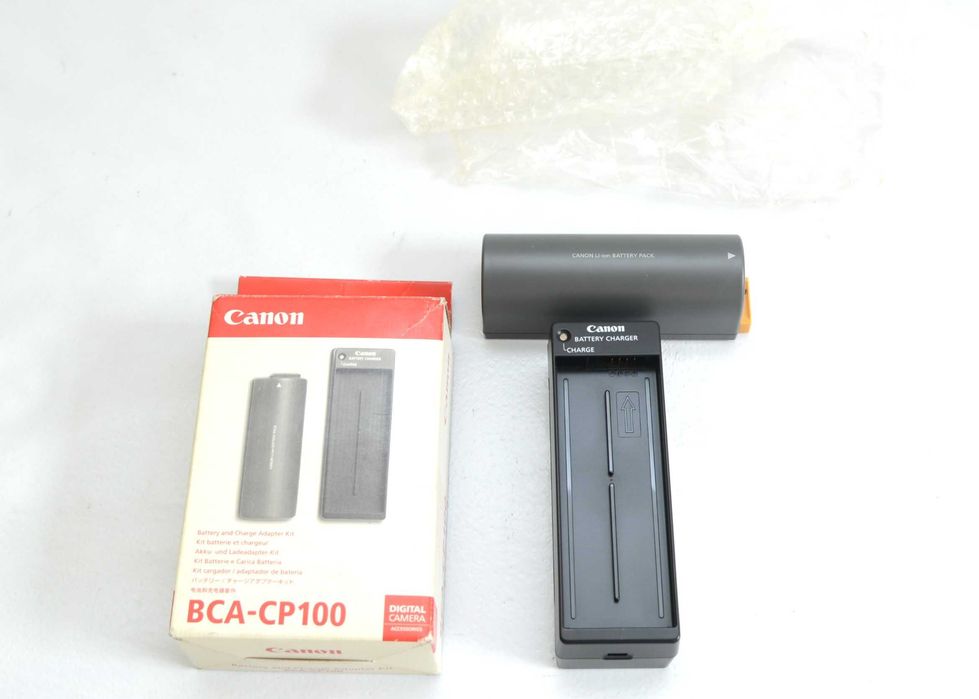 Bateria e Carregador Canon BCA-CP100 nova