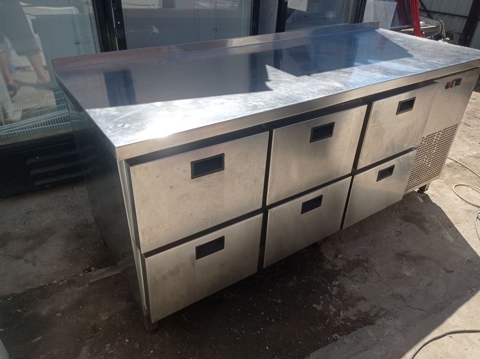 Холодильный стол 186 см Италия