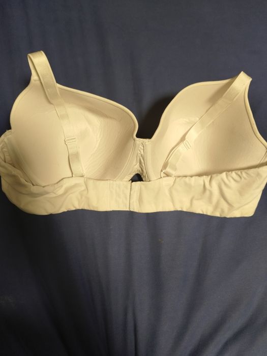Бюстгалтери75 В,  80 Е ,85 С пуш,  ,95 DD
