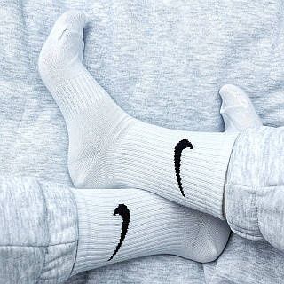 Skarpety Nike długie białe czarne kolorowe