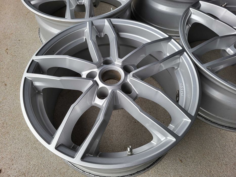 [629] Felgi aluminiowe 17 Cali 5x112 ET27 7,5Jx17H2 Audi A3 A4 A5 A6
