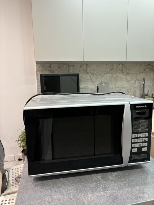 Мікрохвильова піч PANASONIC