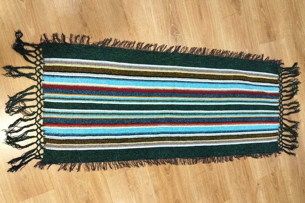 Obrus, kilim z frędzlami, wełniany, pasiasty 150x56 cm.