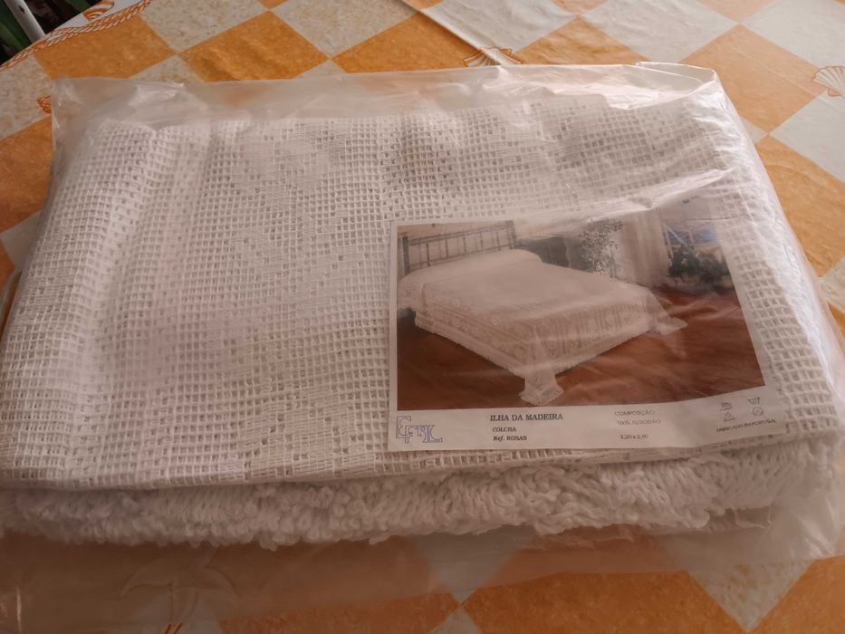 Colcha em renda branca Ilha da Madeira - Ler descrição