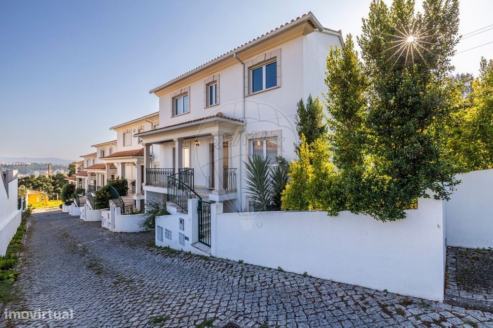 Moradia T4 para venda