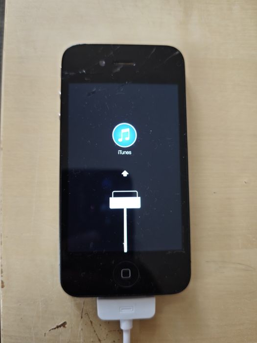 iPhone 4 , Model A1332 (Uszkodzony / Na części) – sprawny wyświetlacz LCD