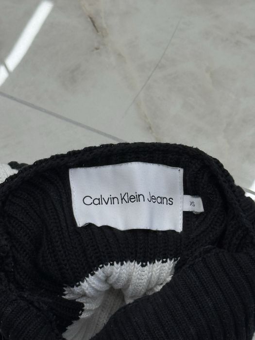 Calvin Klein светр