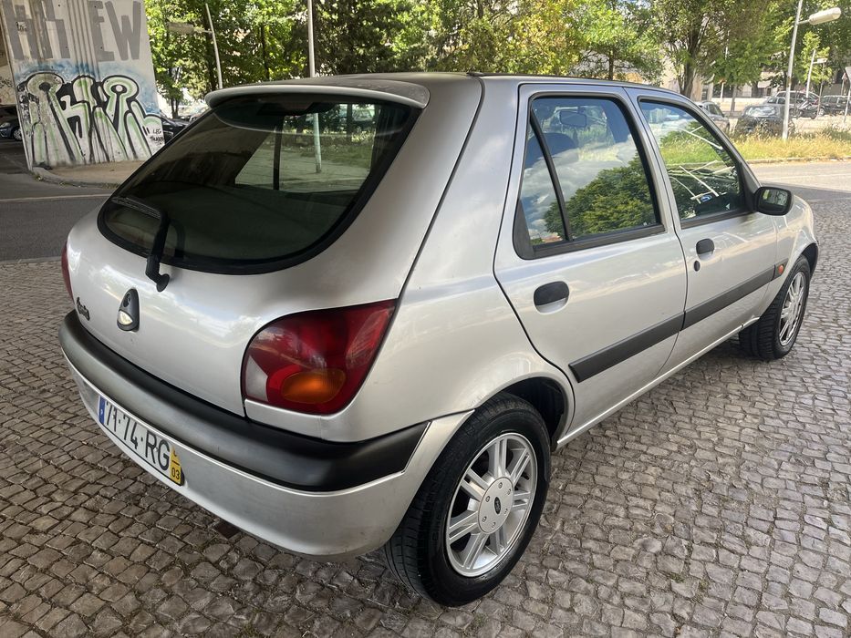 Ford Fiesta 1.8 tddi 90 cv .. A/C