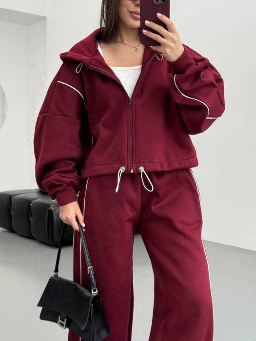 Жіночий спортивний костюм оверсайз на флісі з полосками і затяжками