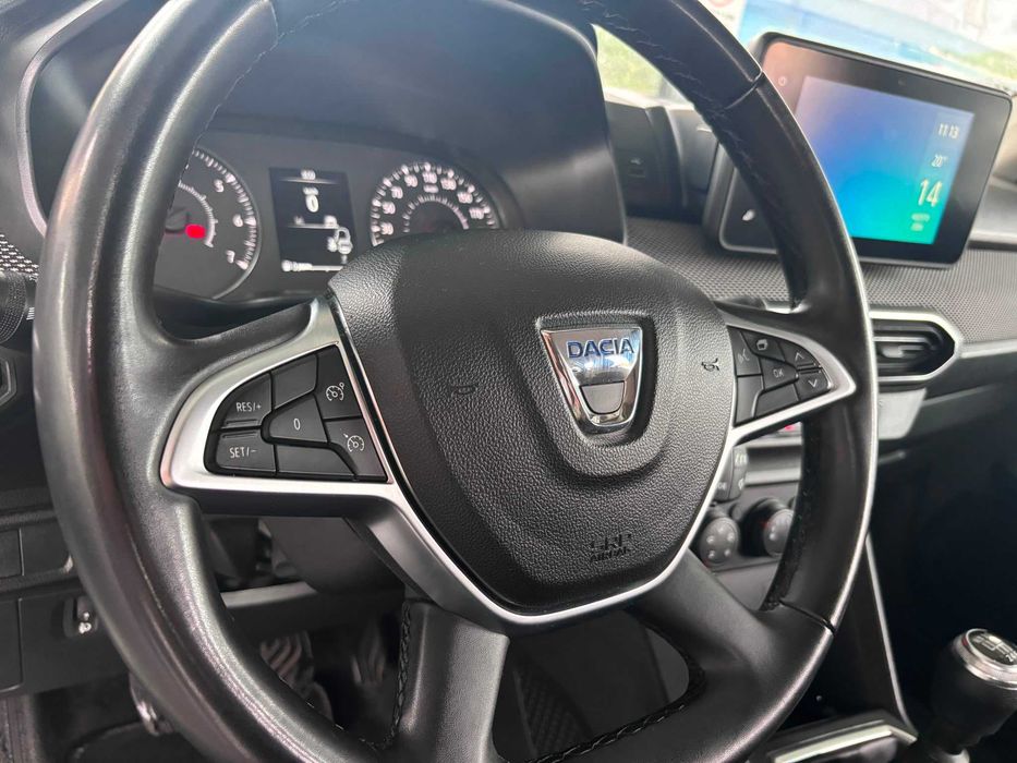Dacia Jogger 7 Lugares Comfort Bi-Fuel Gasolina/GPL — 142.000 km