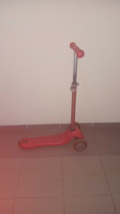 Самокат Micro Maxi Deluxe червоний