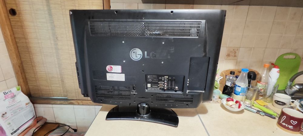 Продам ТЕЛЕВИЗОР LG 32" со SMART TV