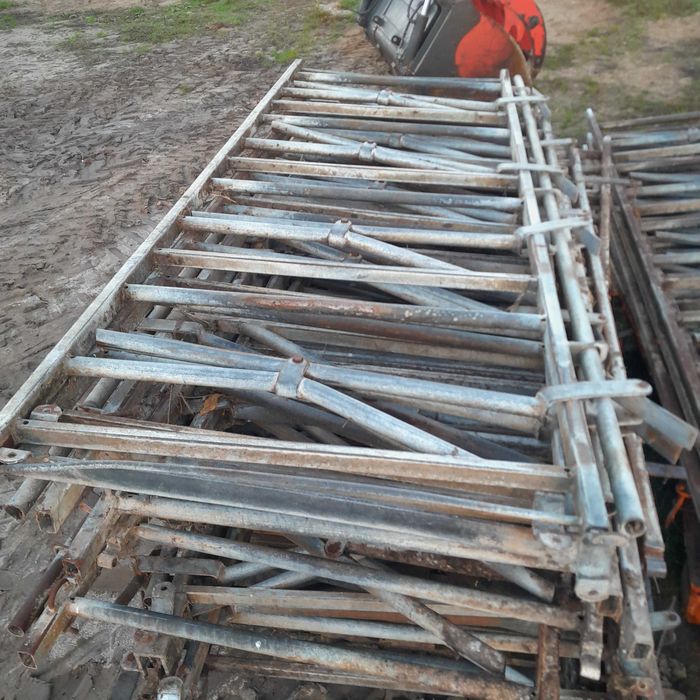 Drabiny paszowe , wygrodzenia  agrafki