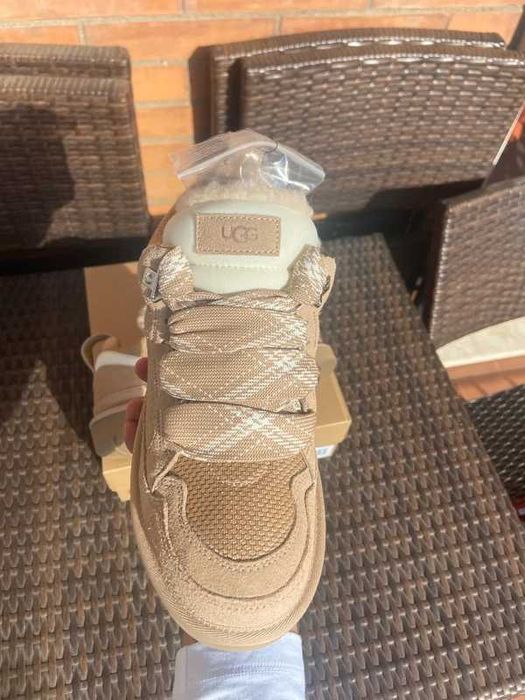 UGG Lowmel Sand r.38