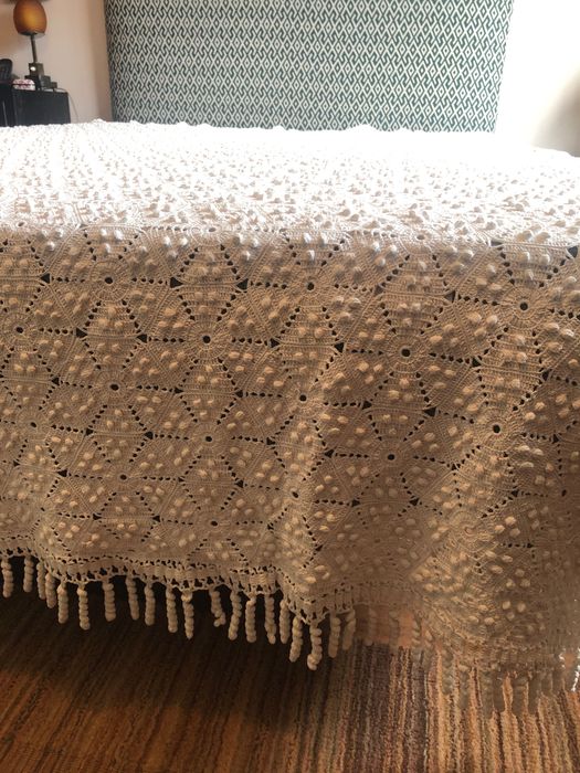 Colcha de renda feita à mão